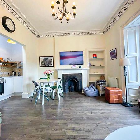 Open Plan 2 Bed Apt, Near Edinburgh Castleアパートメント エクステリア 写真